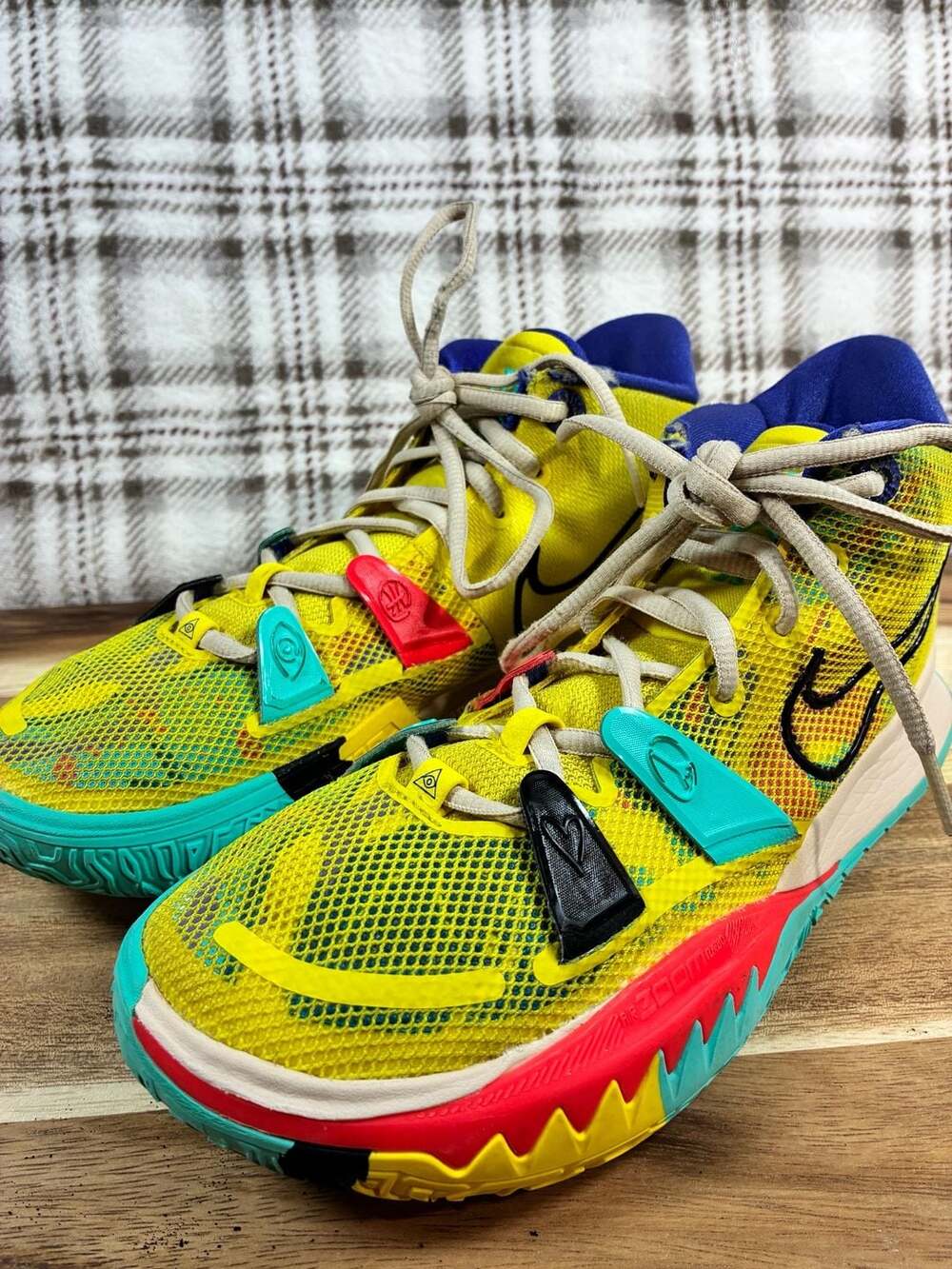 Nike Kyrie 7 1 World 1 People Basketball Shoes Yellow Strike, Size 8